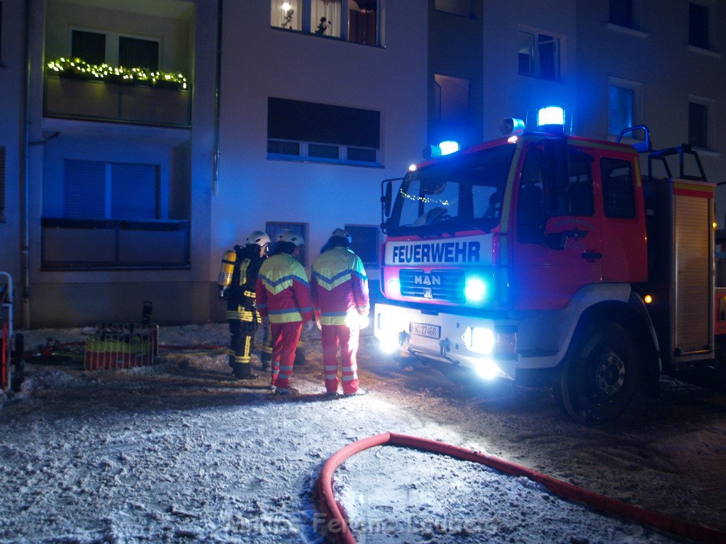 Feuer in Kueche Koeln Vingst Homarstr P591.JPG